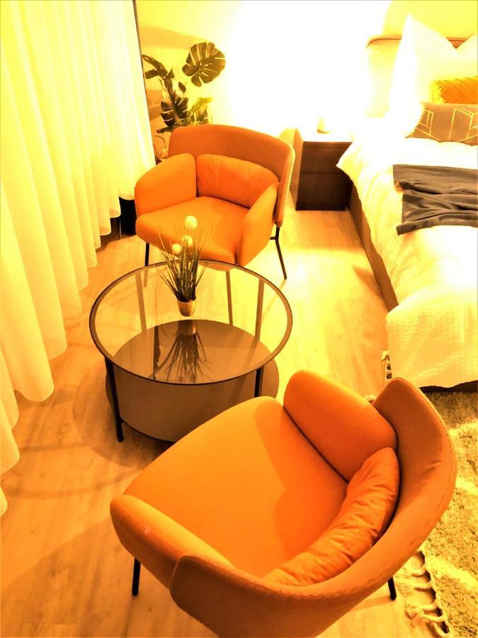 Central-modern With Balcony Near Mtu, The By Lakescape Fewos Apartment Friedrichshafen