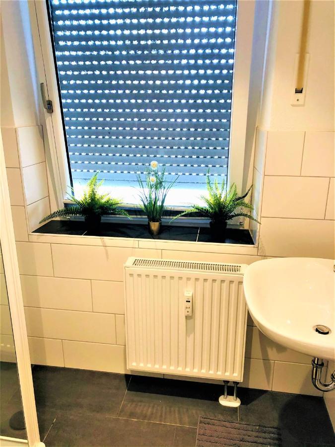 Central-modern With Balcony Near Mtu, The By Lakescape Fewos Friedrichshafen