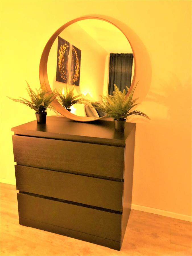 Central-modern With Balcony Near Mtu, The By Lakescape Fewos Apartment *